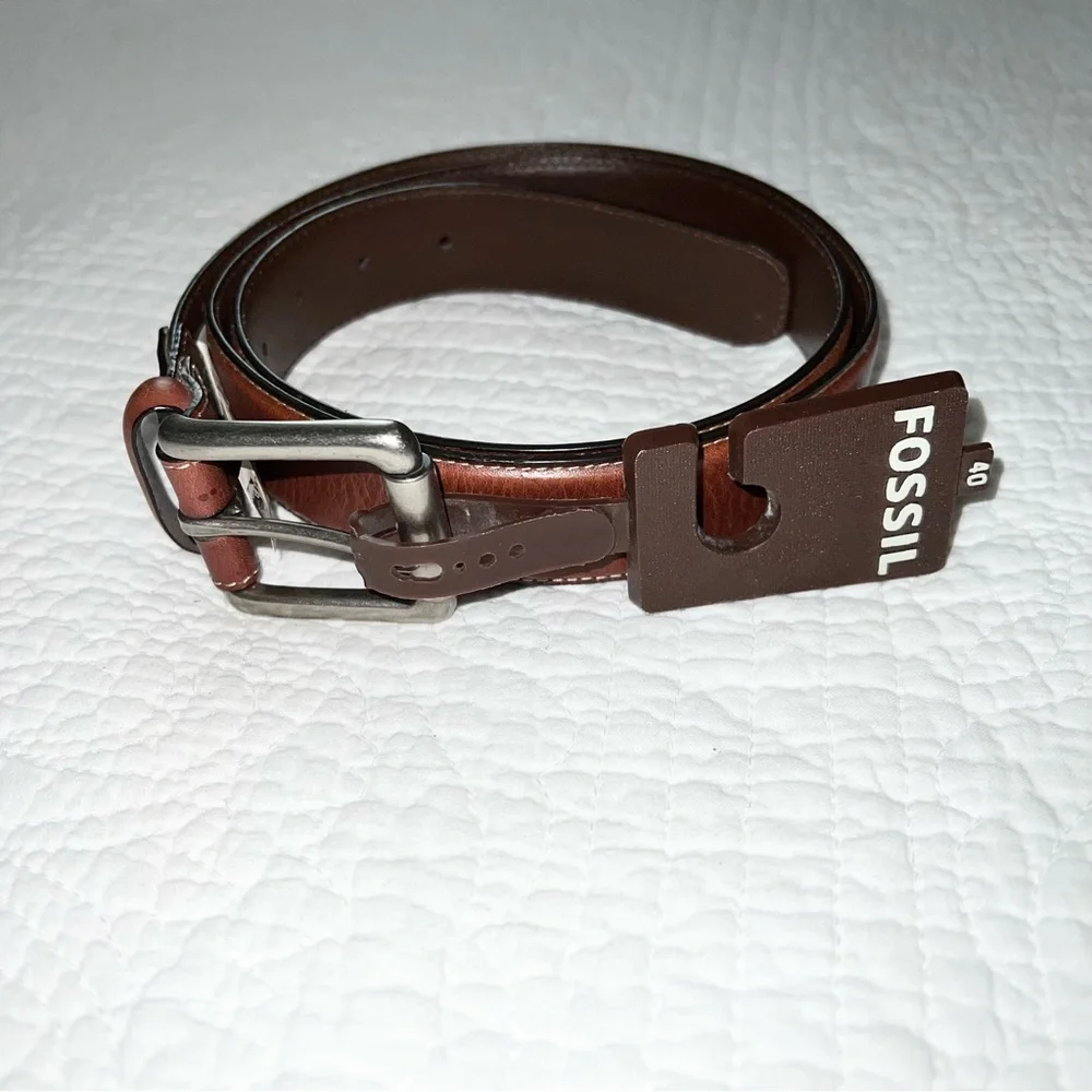 FOSSIL Woodrow Dark Brown Genuine Leather Belt Mens NWT Sz 40 - Picture 3 of 11